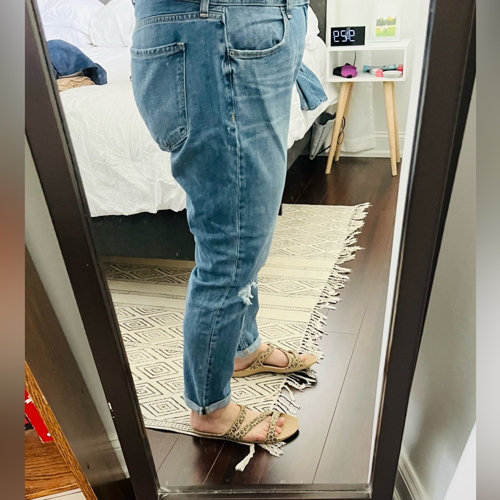 Old Navy Ripped Jeans - Picture 9 of 9